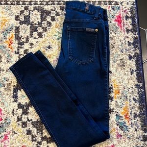 Perfect like new 7ForAllMankind high waist skinny sz 29 dark indigo 28” inseam
